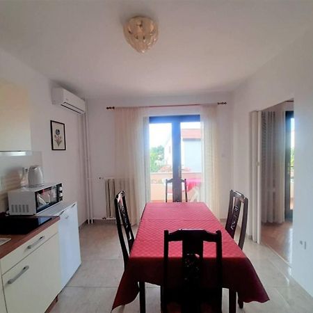 Guest House Helena Close To Beach Krk Town Esterno foto