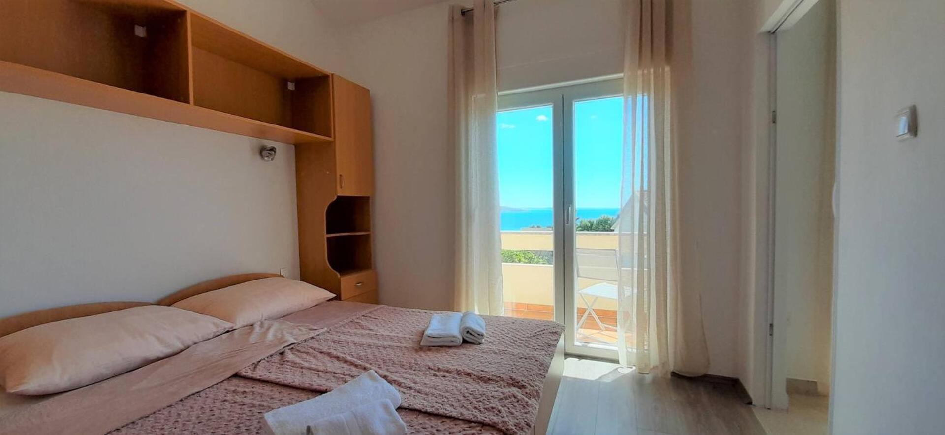 Guest House Helena Close To Beach Krk Town Esterno foto