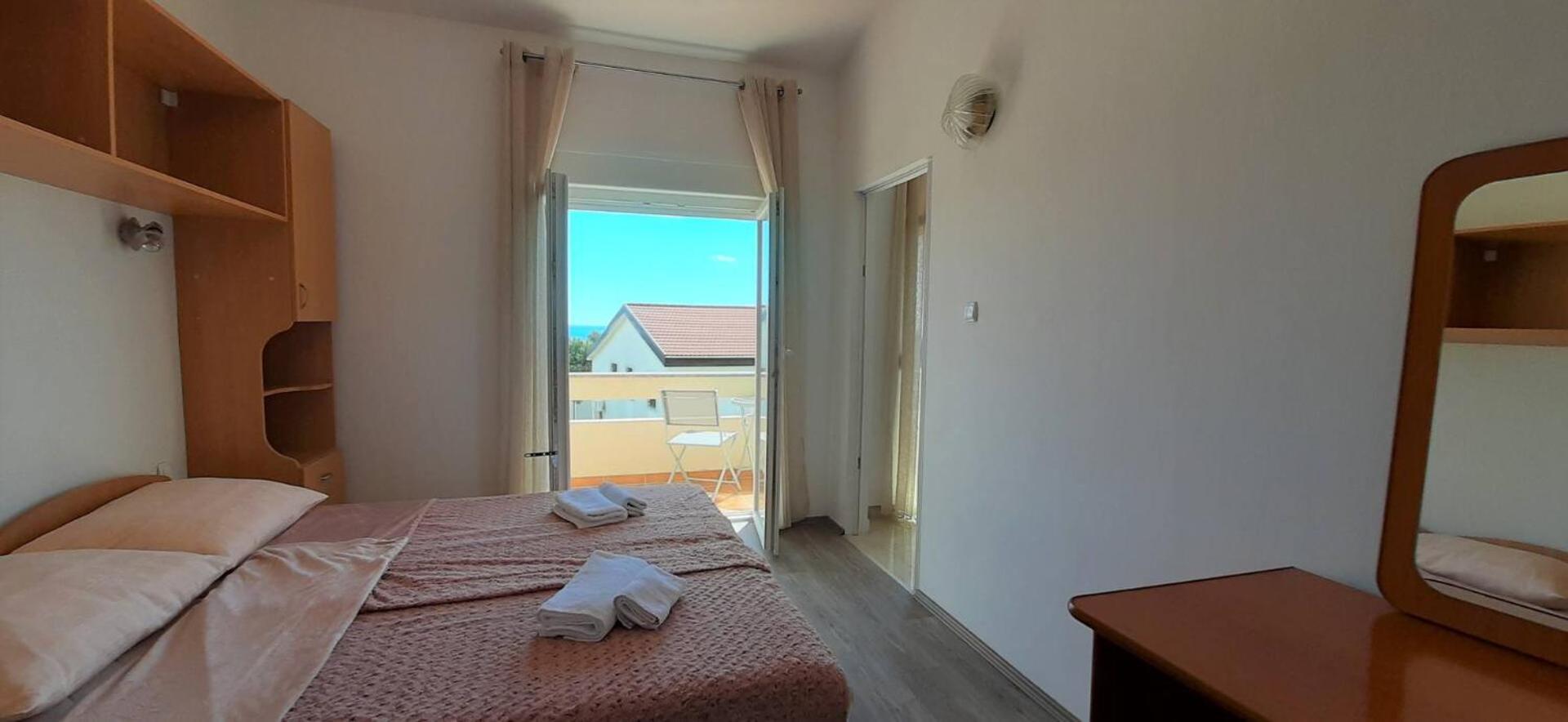 Guest House Helena Close To Beach Krk Town Esterno foto