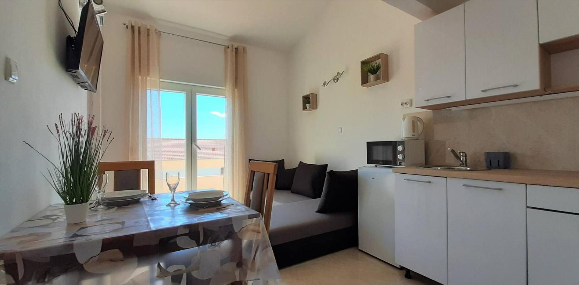 Guest House Helena Close To Beach Krk Town Esterno foto