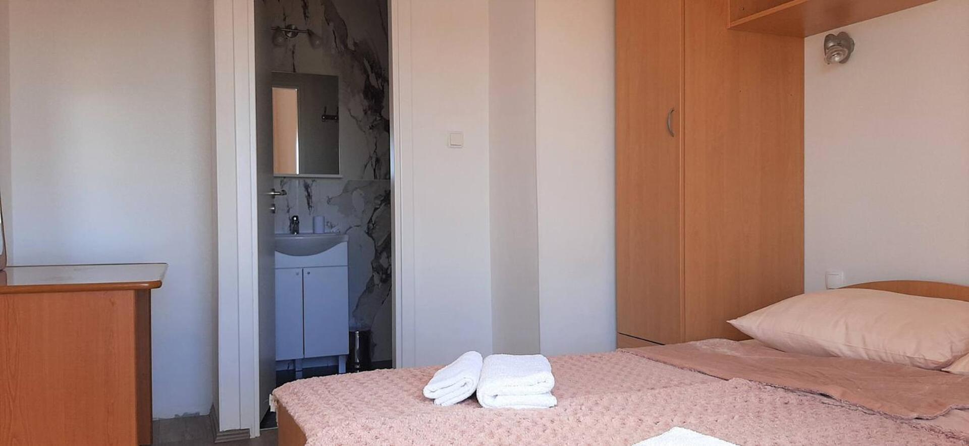 Guest House Helena Close To Beach Krk Town Esterno foto