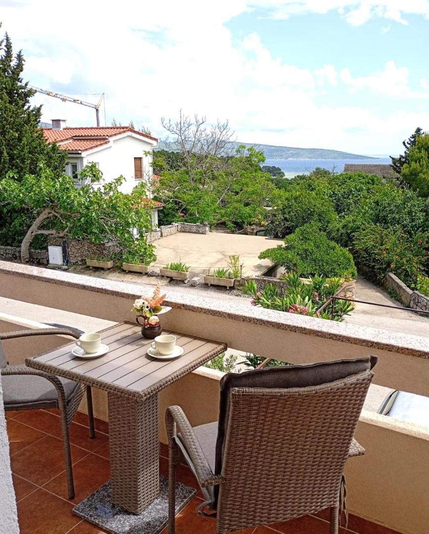 Guest House Helena Close To Beach Krk Town Esterno foto