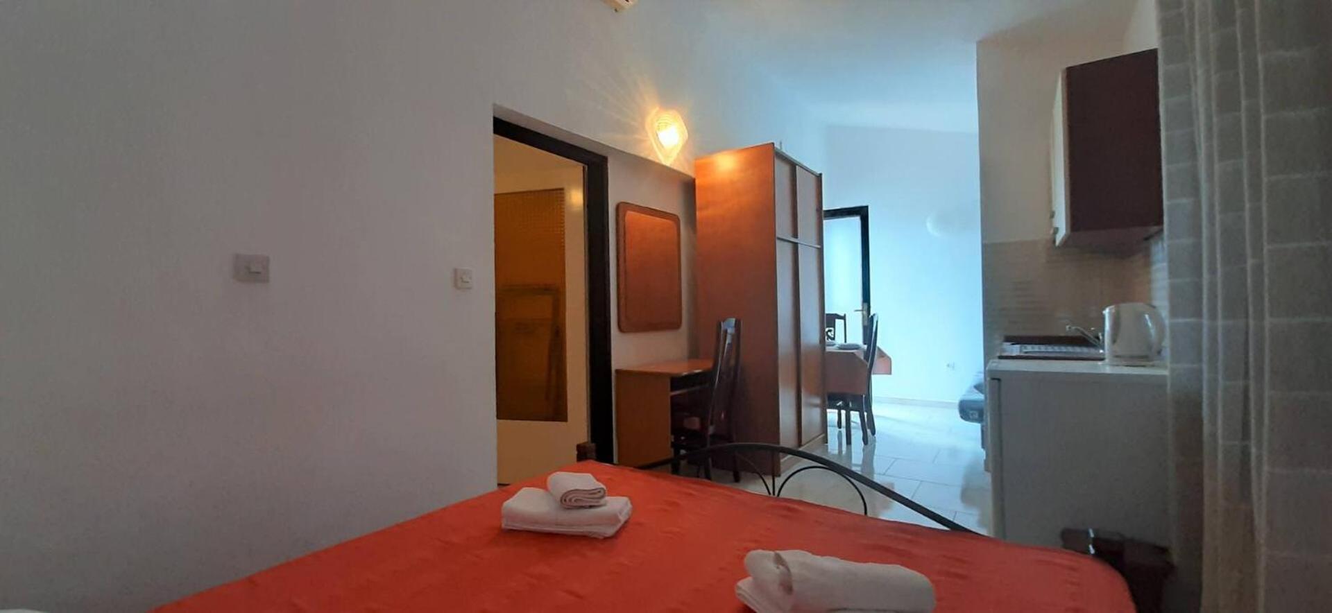 Guest House Helena Close To Beach Krk Town Esterno foto