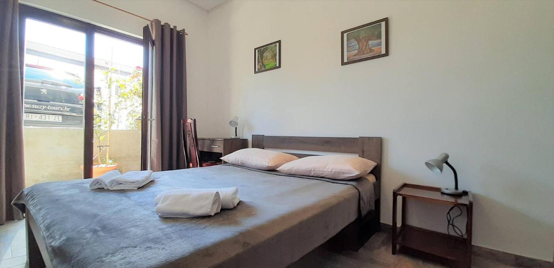 Guest House Helena Close To Beach Krk Town Esterno foto