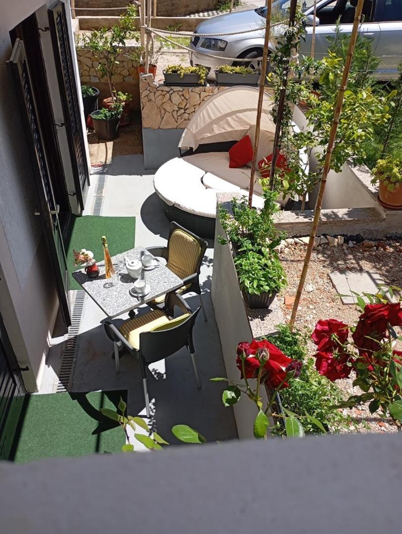 Guest House Helena Close To Beach Krk Town Esterno foto